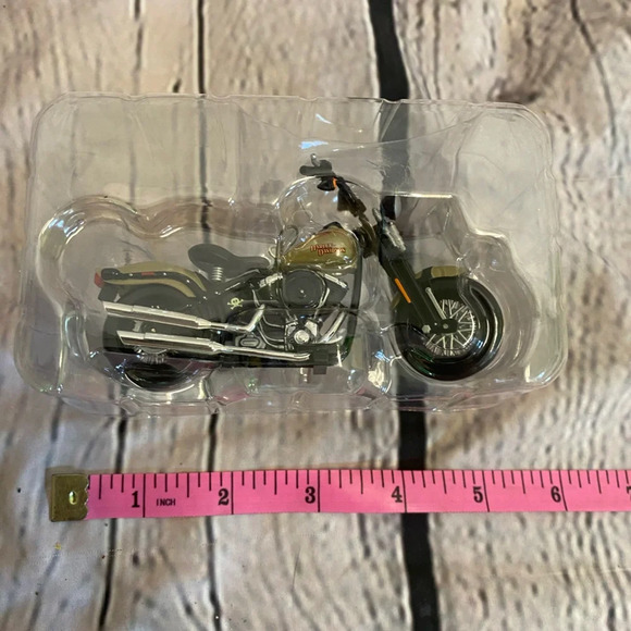 2010 Hallmark Christmas Ornament 2009 Softail‎ Cross Bones Harley Davidson - Picture 3 of 6